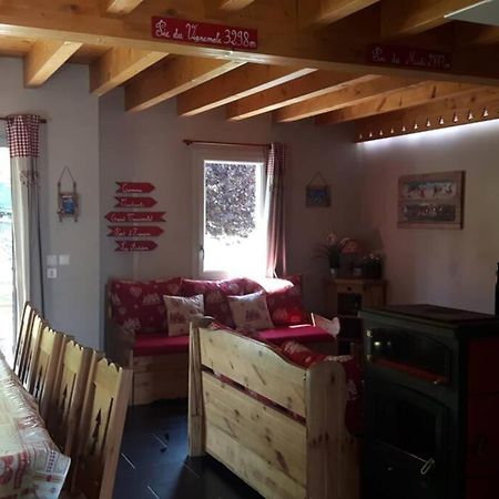 Вилла Chalet Toy Люс-Сен-Совёр Экстерьер фото