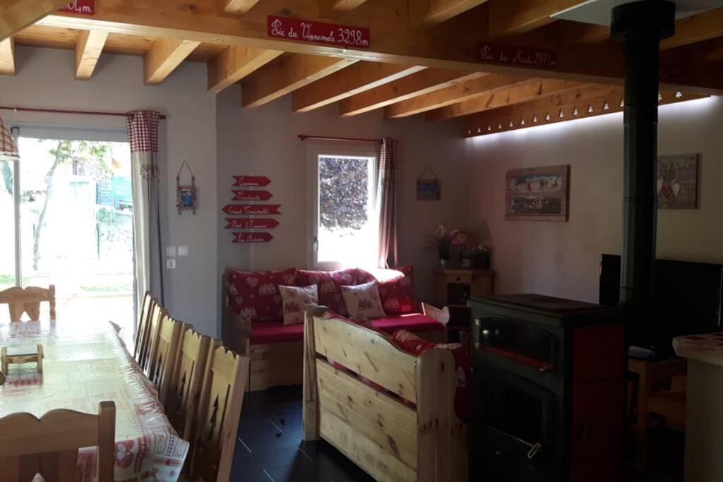 Вилла Chalet Toy Люс-Сен-Совёр Экстерьер фото